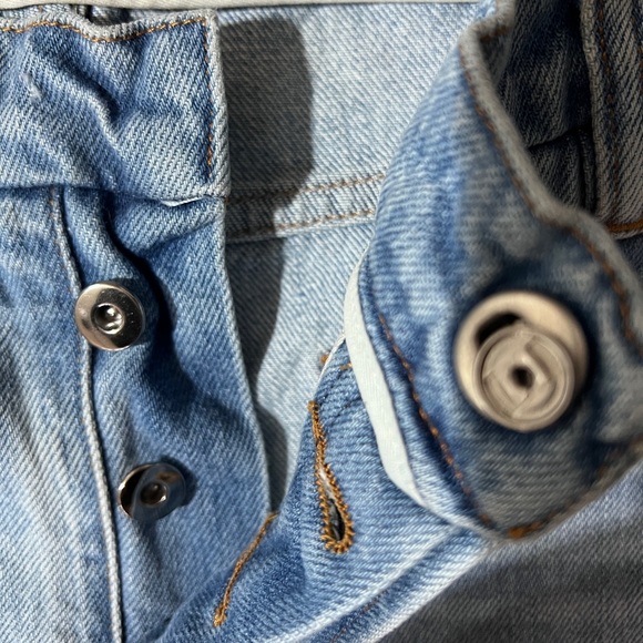 Men Valentino jeans size 36 broken top button - Picture 4 of 4